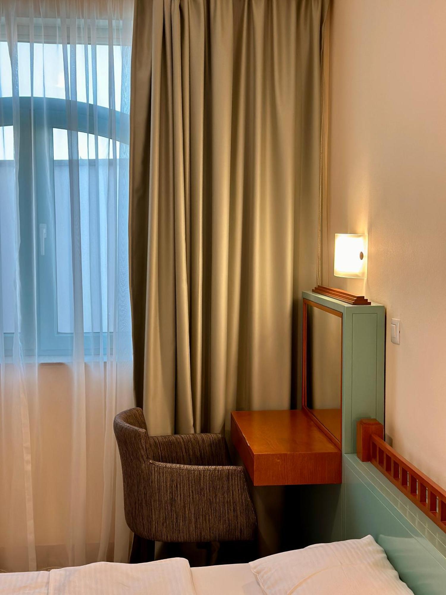 Central 25 Podgorica Eksteriør bilde